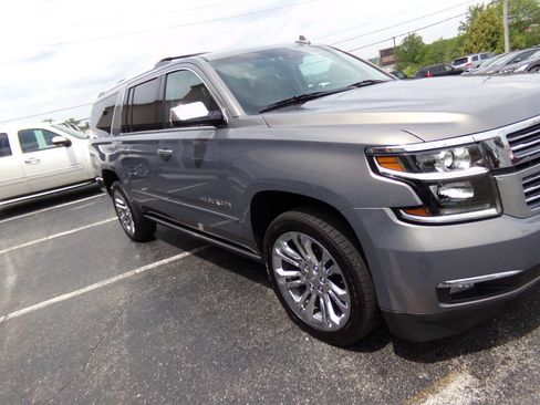 Used 2019 Chevrolet Suburban Premier w/ Premier Plus Edition AWD/4WD image 58