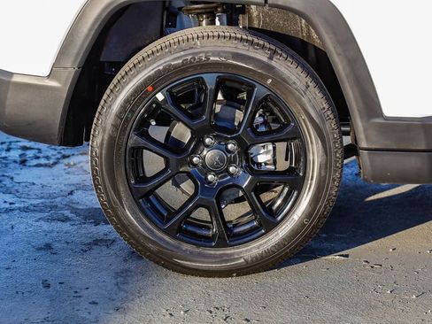 New 2026 Jeep Compass Latitude image 12