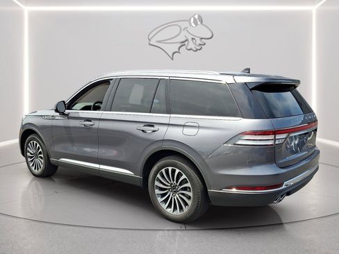 Used 2022 Lincoln Aviator AWD w/ Premium Package image 3