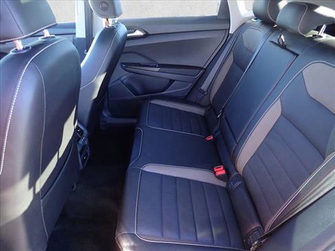 Used 2023 Volkswagen Taos SEL image 9