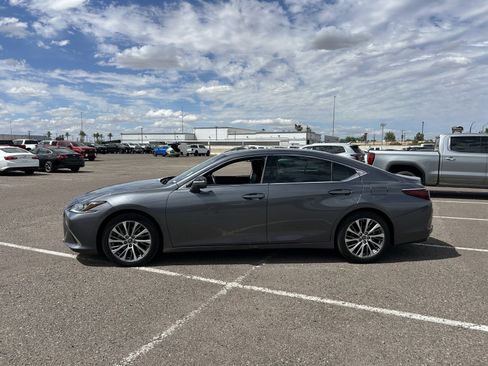 Used 2019 Lexus ES 350 w/ Premium Package image 2