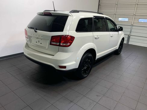 Used 2019 Dodge Journey SE w/ Connectivity Group image 3