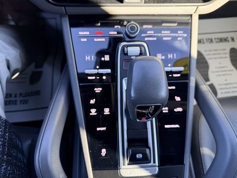 Used 2019 Porsche Cayenne image 22