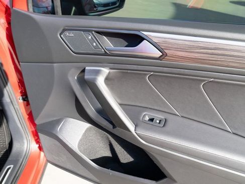 Used 2024 Volkswagen Tiguan SEL R-Line image 43