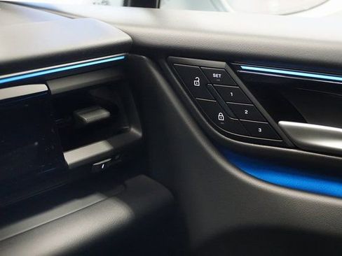 New 2026 Porsche Macan 4 Electric image 22