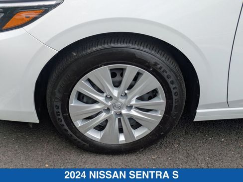 Used 2024 Nissan Sentra S image 11