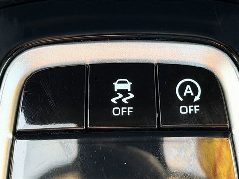 Used 2023 Toyota Corolla Cross LE image 38