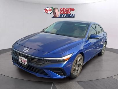 Used 2025 Hyundai Elantra Limited