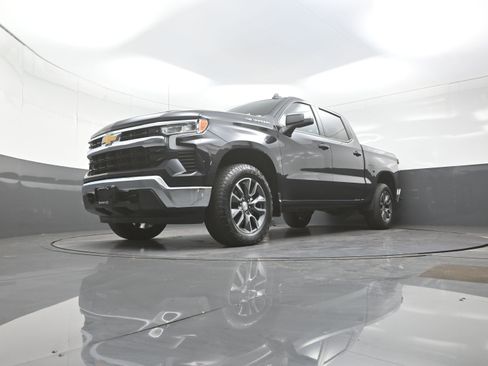 Used 2023 Chevrolet Silverado 1500 LT image 11