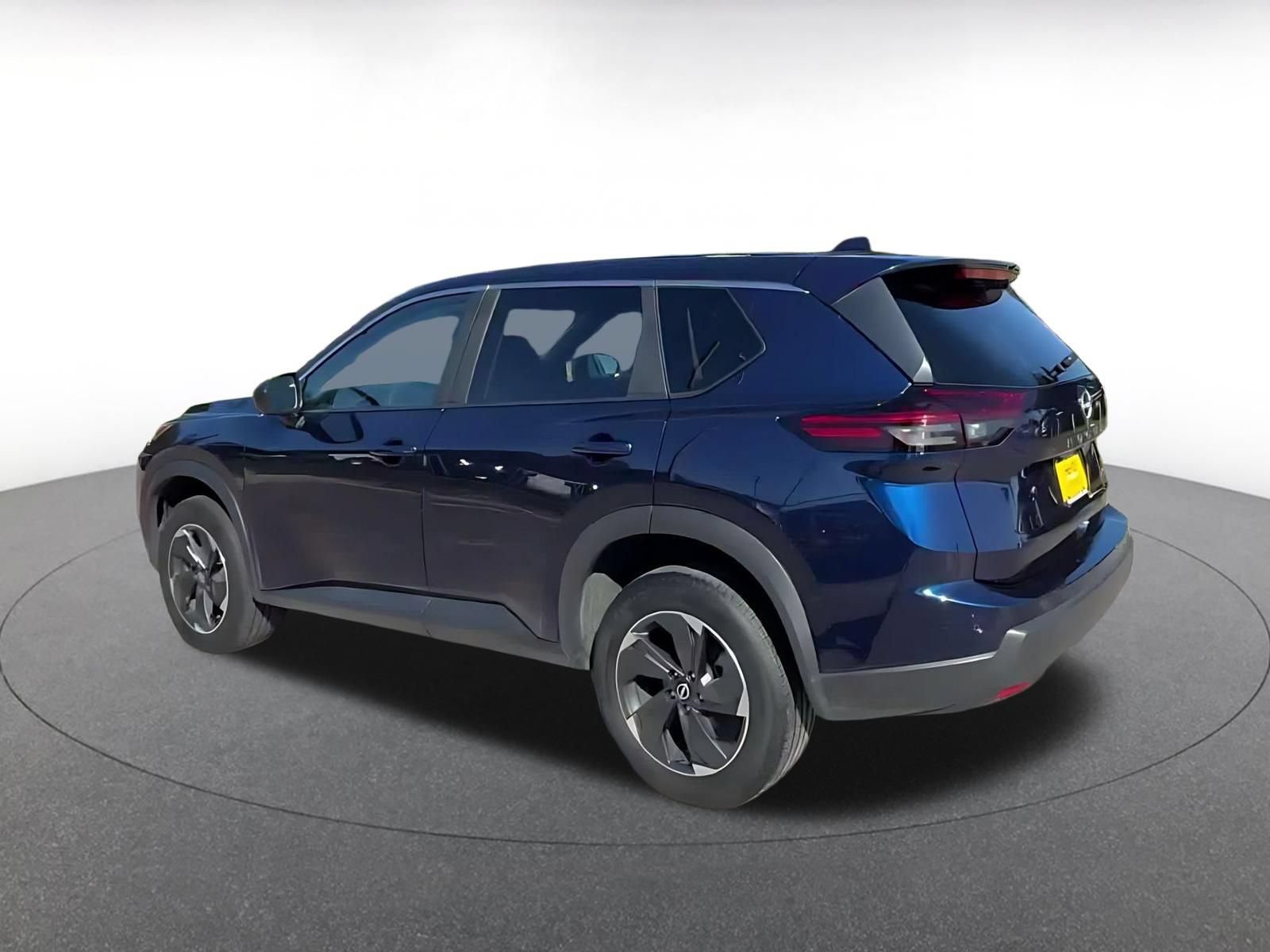 Used 2025 Nissan Rogue SV AWD/4WD image 9