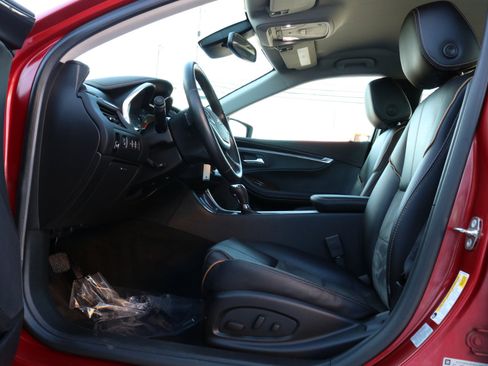 Used 2015 Chevrolet Impala LT w/ Convenience Package image 20