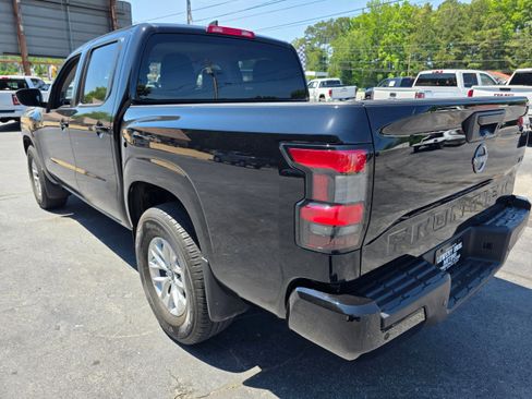 Used 2024 Nissan Frontier SV w/ Technology Package RWD image 7