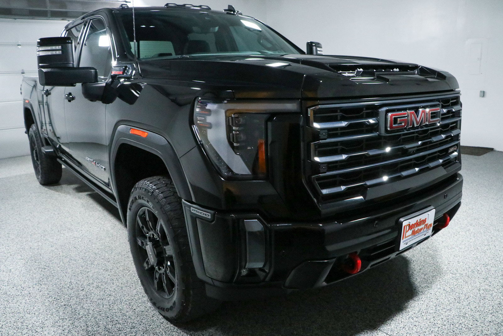 Used 2024 GMC Sierra 2500 AT4 w/ AT4 Premium Plus Package AWD/4WD image 5