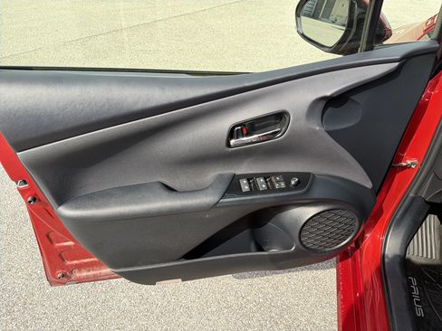 Used 2016 Toyota Prius Three w/ Protection Package FWD image 10