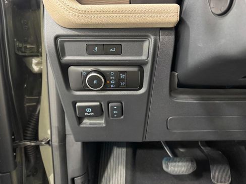 Used 2024 Ford Expedition Max Limited image 31