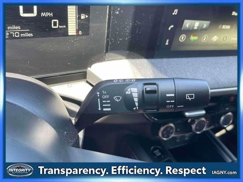 Certified 2025 Nissan Kicks SV AWD/4WD image 23