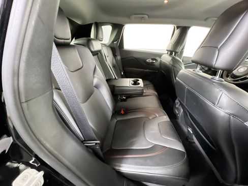 Used 2022 Jeep Cherokee Trailhawk w/ Sound & Nav Group image 26