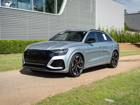 Certified 2024 Audi RS Q8 AWD/4WD image 3