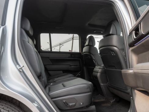 Used 2024 Hyundai Santa Fe Calligraphy AWD/4WD image 40