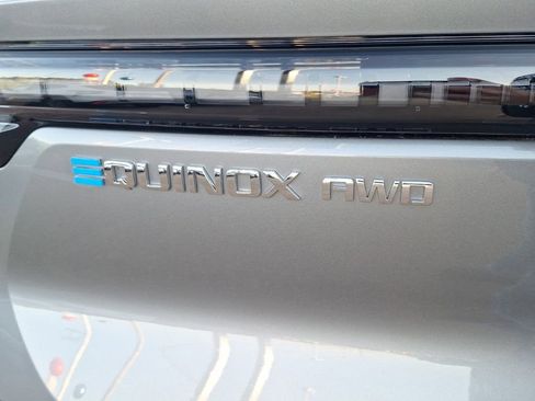 New 2026 Chevrolet Equinox EV LT image 12