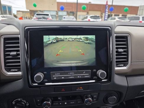 Used 2022 Nissan Frontier SV image 15