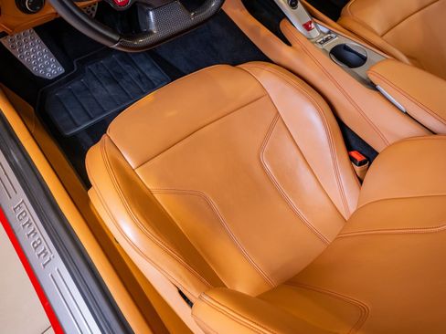 Used 2015 Ferrari F12 Berlinetta image 12