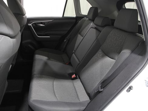 Used 2022 Toyota RAV4 XLE image 21