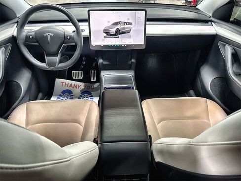 Used 2023 Tesla Model Y Performance image 27