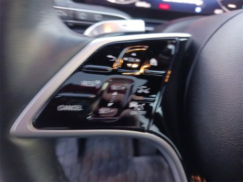 Used 2024 Mercedes-Benz GLE 450 4MATIC image 32