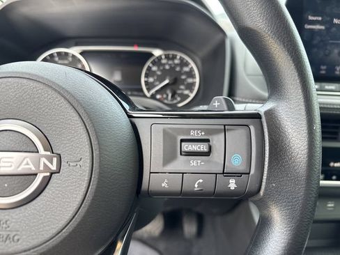 Used 2023 Nissan Rogue SV FWD image 32