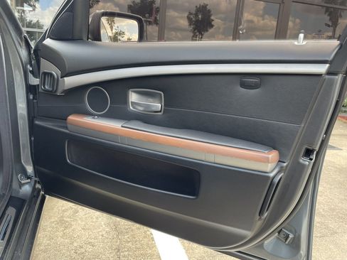 Used 2007 BMW 750i image 38