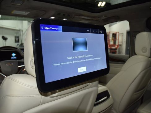 Used 2023 Cadillac Escalade ESV Premium Luxury Platinum w/ Heavy-Duty Trailer Package image 45