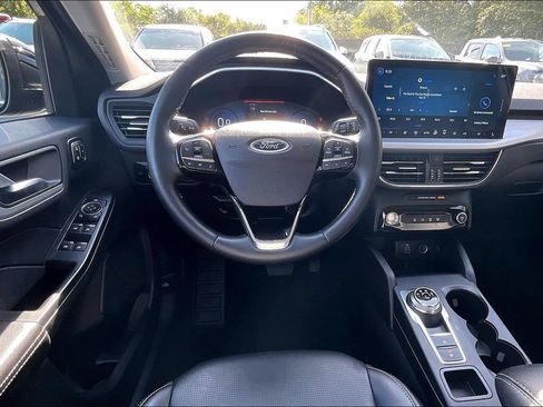 Used 2025 Ford Escape Platinum AWD/4WD image 8