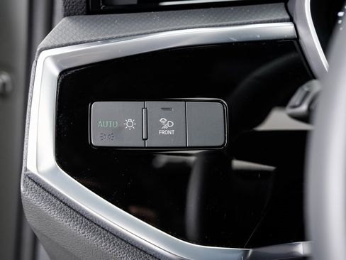 Certified 2025 Audi Q3 2.0T Premium Plus w/ Premium Plus Package image 10