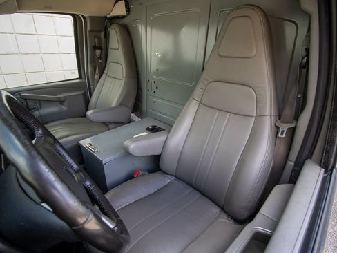 Used 2019 Chevrolet Express 3500 Extended w/ Driver Convenience Package RWD image 14