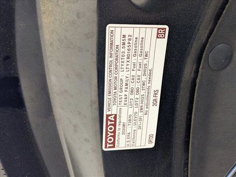 Used 2020 Toyota Highlander XLE image 26