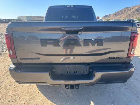 Used 2025 RAM 3500 Laramie AWD/4WD image 7