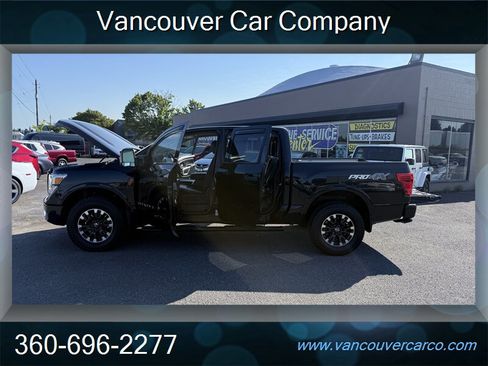 Used 2019 Nissan Titan PRO-4X w/ Pro-4x Convenience Package AWD/4WD image 11