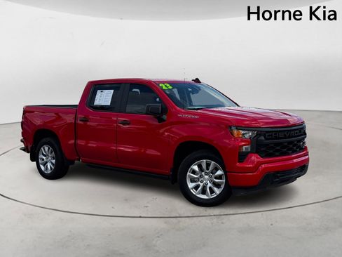 Used 2023 Chevrolet Silverado 1500 Custom image 2