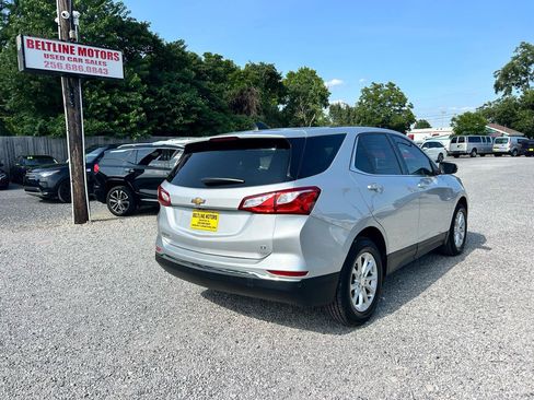 Used 2018 Chevrolet Equinox LT FWD image 2