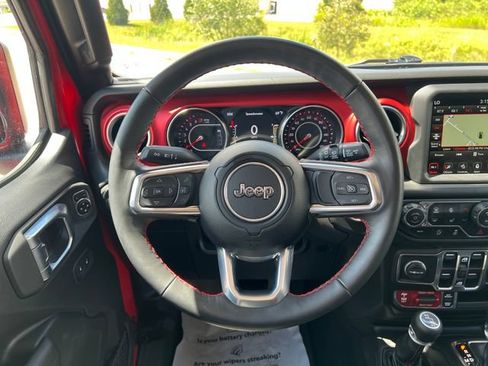Used 2022 Jeep Wrangler Unlimited Rubicon w/ Cold Weather Group AWD/4WD image 16