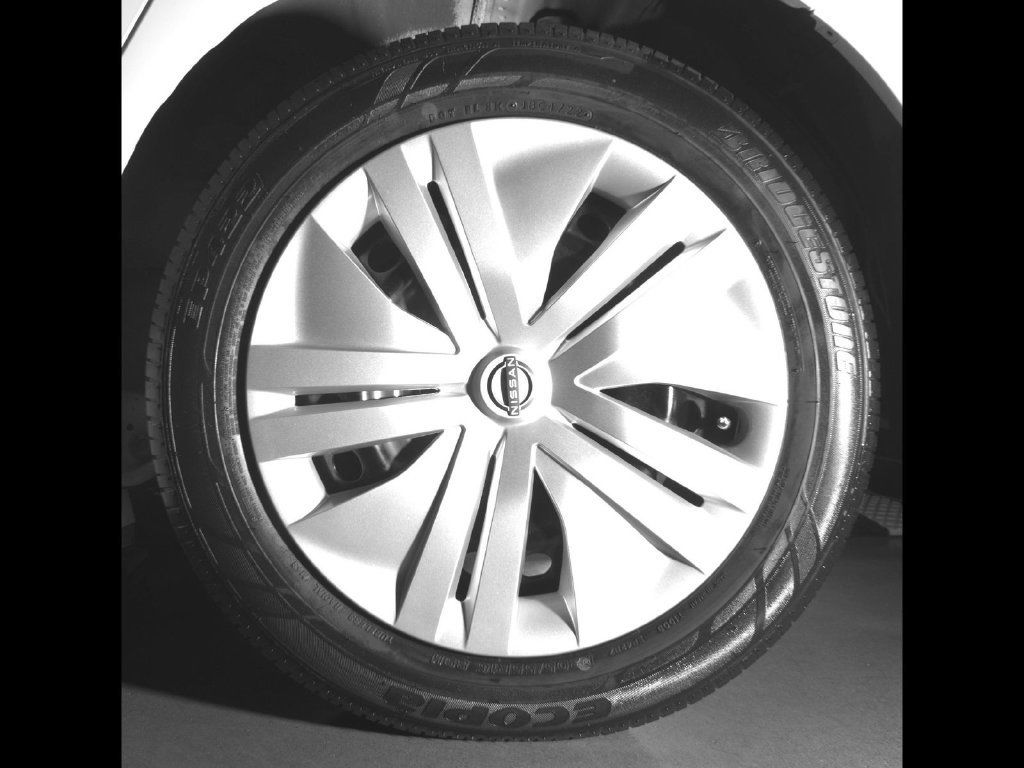Used 2025 Nissan Leaf S FWD image 13