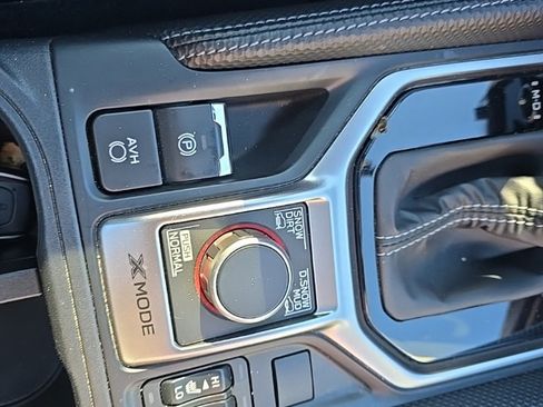 Used 2023 Subaru Forester Limited image 29