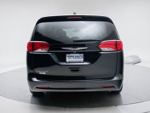 Used 2023 Chrysler Voyager LX FWD image 5