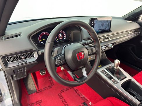Used 2025 Honda Civic Type R image 15