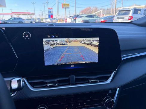 Used 2025 Chevrolet Equinox LT AWD/4WD image 20