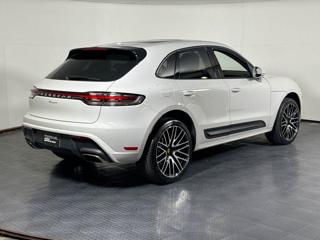Certified 2026 Porsche Macan AWD/4WD image 7