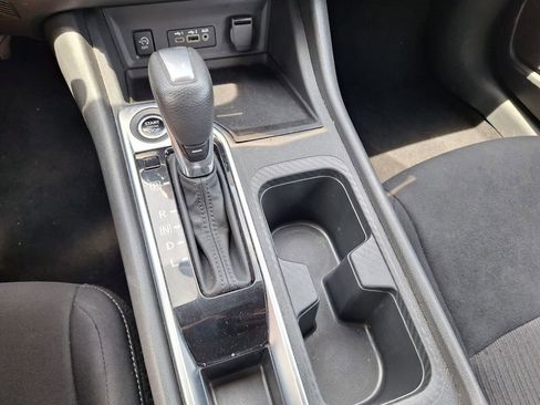Used 2025 Nissan Sentra SV FWD image 14
