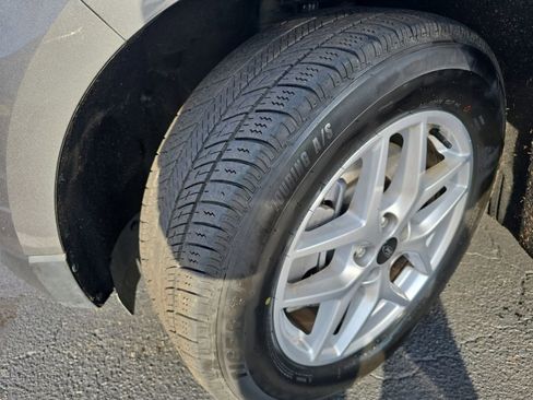 Used 2024 Ford Edge SEL image 33