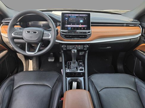 Certified 2025 Jeep Compass Limited w/ Elite Group AWD/4WD image 9